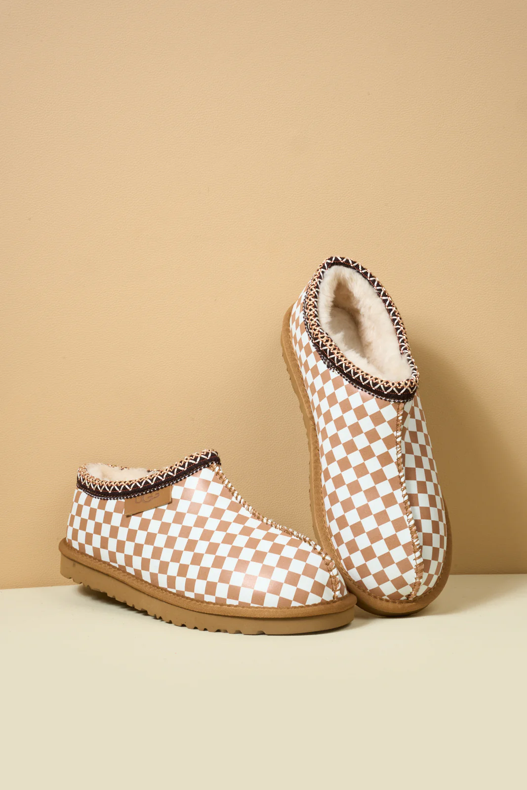 Smaibulun Ugg | Seasonal Cheers Plaid Bootie - Khaki - Image 10
