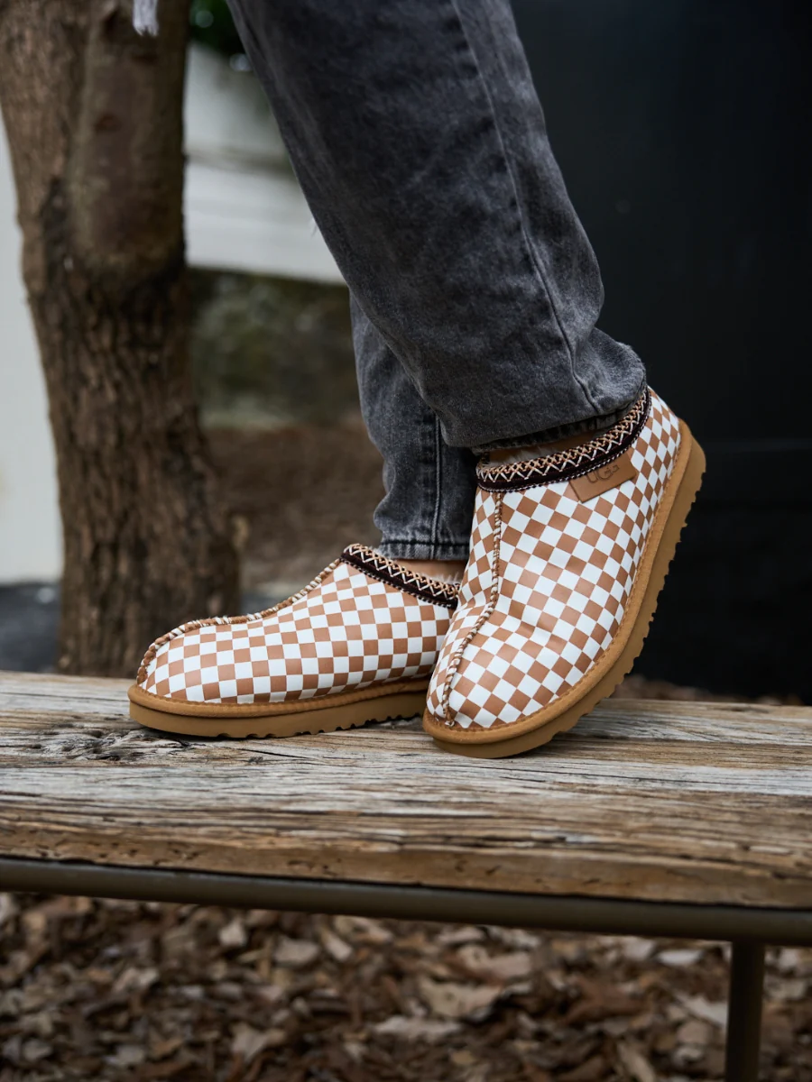 Smaibulun Ugg | Seasonal Cheers Plaid Bootie - Khaki - Image 3