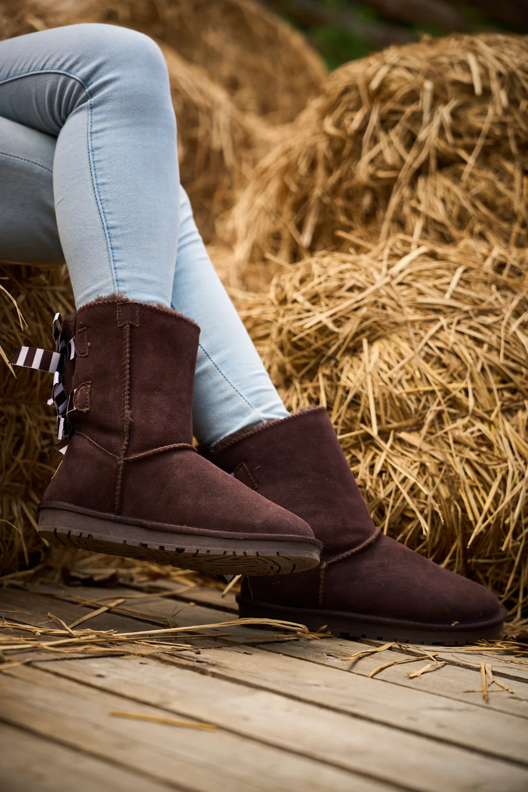 Smaibulun Ugg | Serenity Striped Bailey Bow Shearling Boots - Brown - Image 7