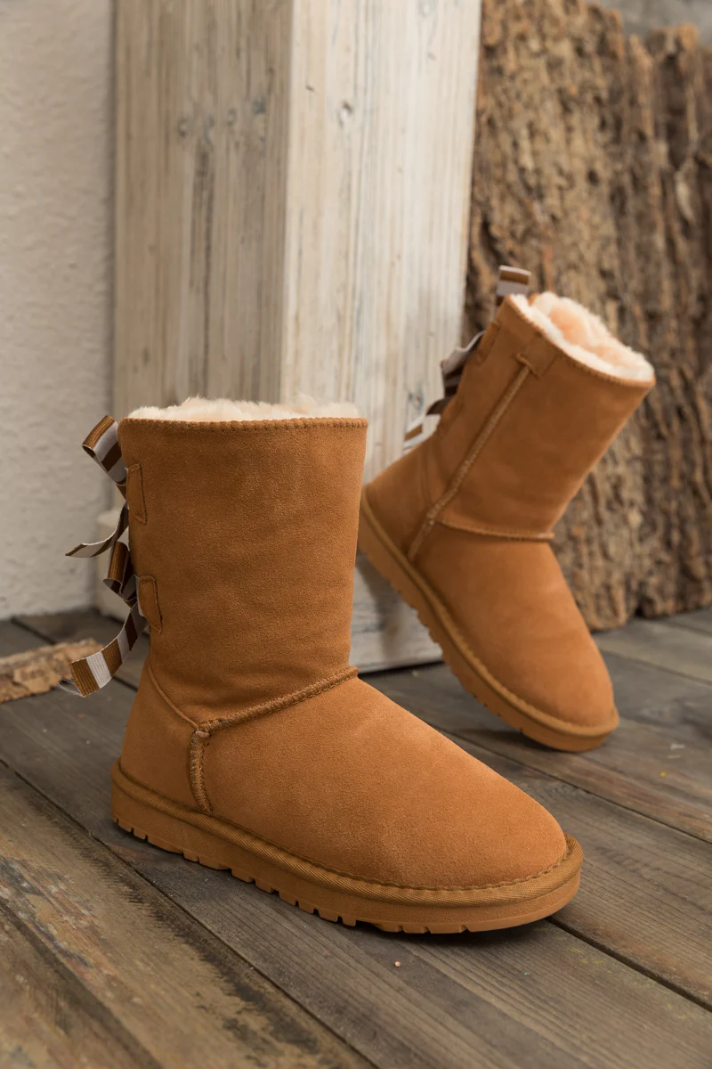 Smaibulun Ugg | Serenity Striped Bailey Bow Shearling Boots - Chestnut - Image 10