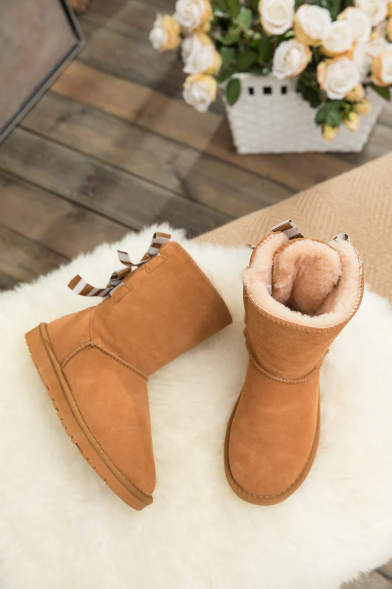 Smaibulun Ugg | Serenity Striped Bailey Bow Shearling Boots - Chestnut - Image 8