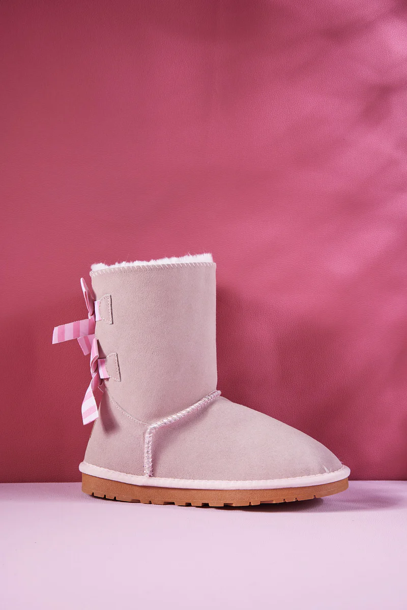 Smaibulun Ugg | Serenity Striped Bailey Bow Shearling Boots - Pink - Image 9