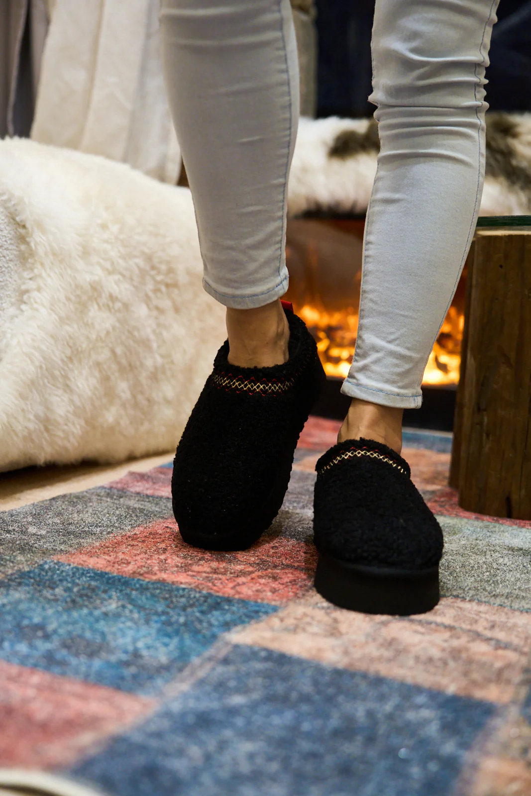 Smaibulun Ugg | Shepherd Tasman Platform Bootie - black - Image 2