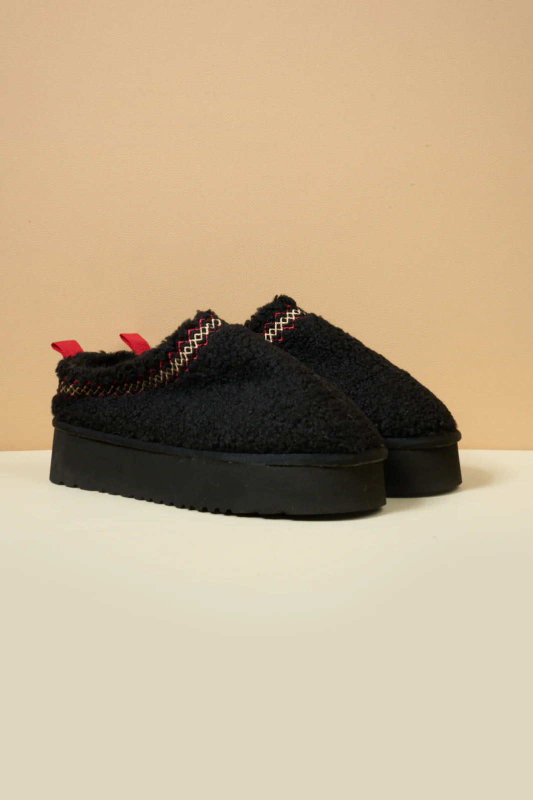 Smaibulun Ugg | Shepherd Tasman Platform Bootie - black - Image 9