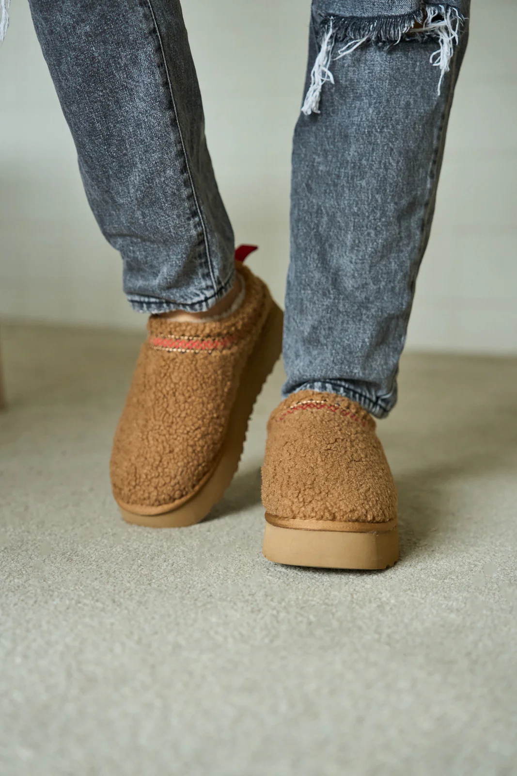 Smaibulun Ugg | Shepherd Tasman Platform Bootie - chestnut - Image 2