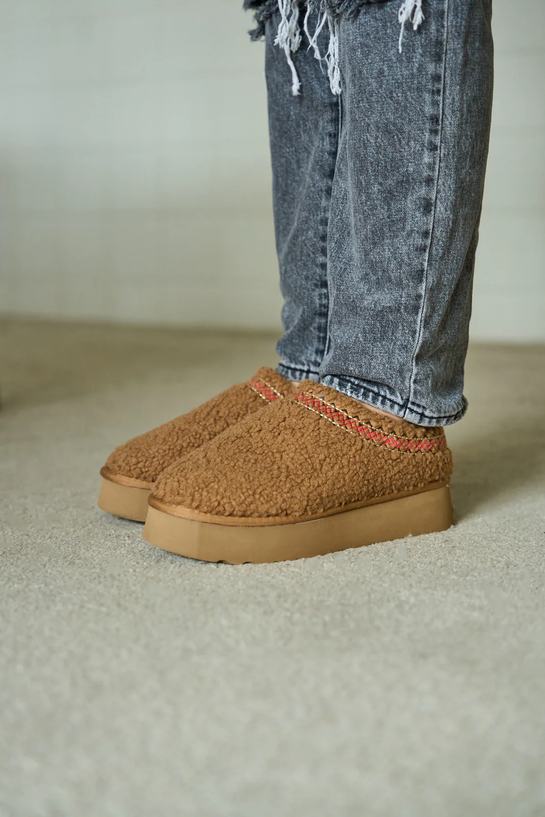 Smaibulun Ugg | Shepherd Tasman Platform Bootie - chestnut - Image 3