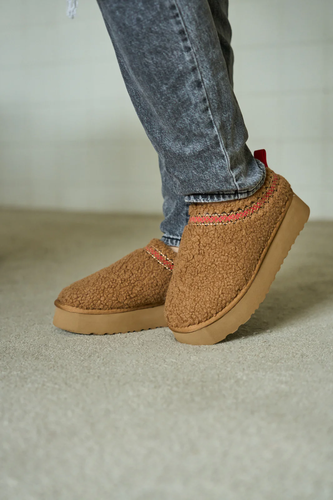 Smaibulun Ugg | Shepherd Tasman Platform Bootie - chestnut - Image 4
