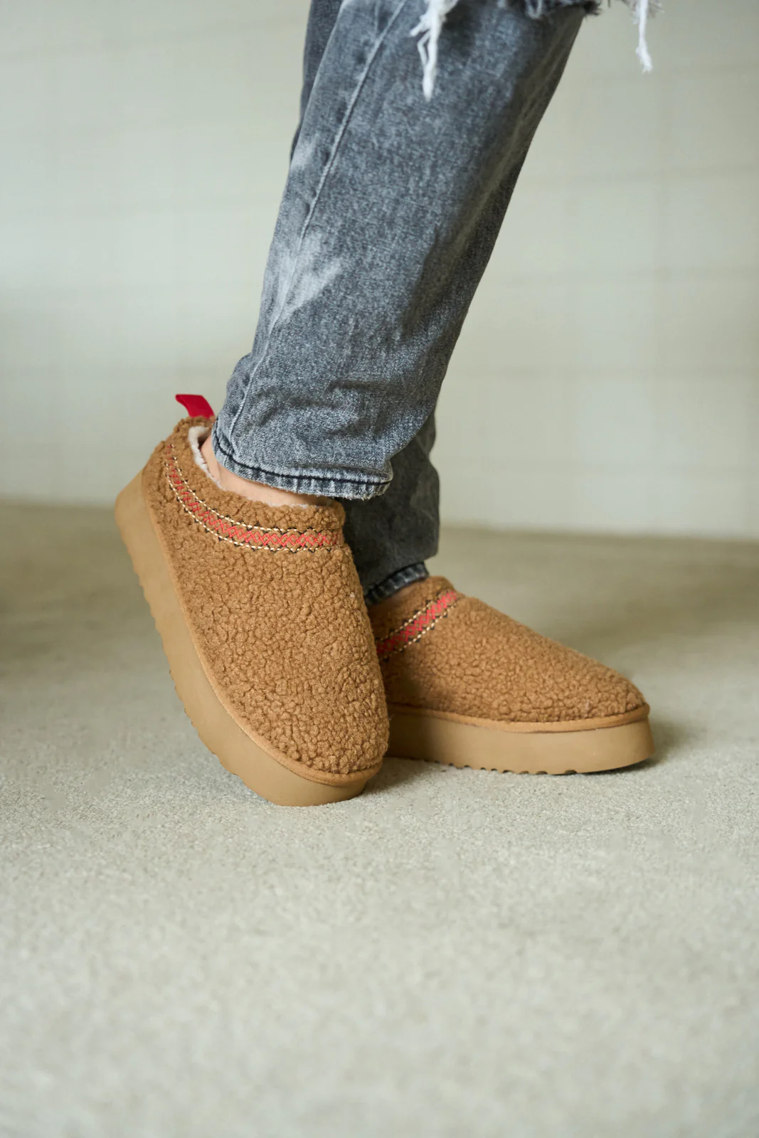 Smaibulun Ugg | Shepherd Tasman Platform Bootie - chestnut - Image 5