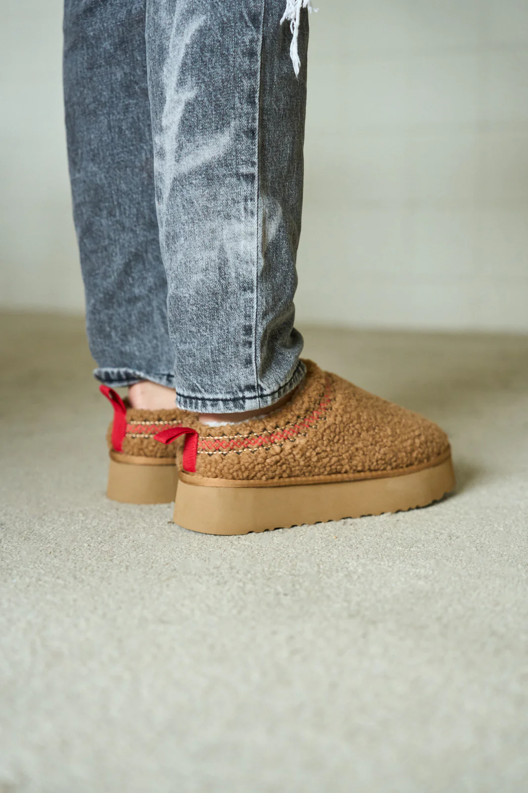 Smaibulun Ugg | Shepherd Tasman Platform Bootie - chestnut - Image 7