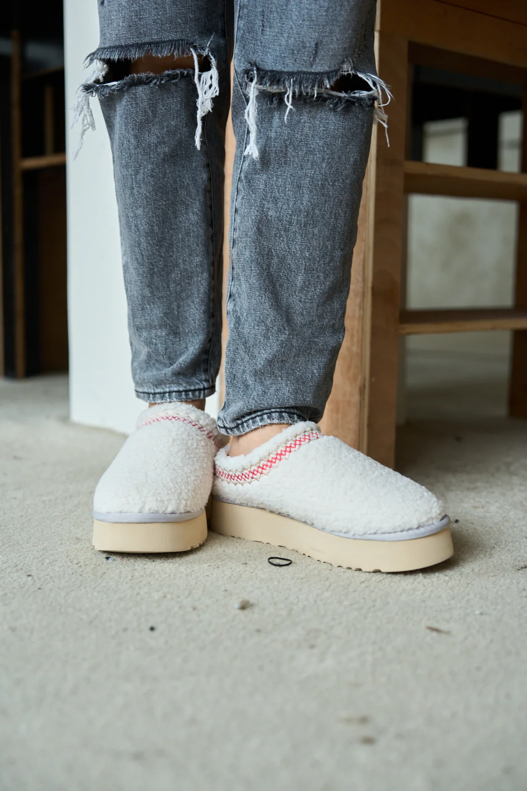 Smaibulun Ugg | Shepherd Tasman Platform Bootie - White - Image 4