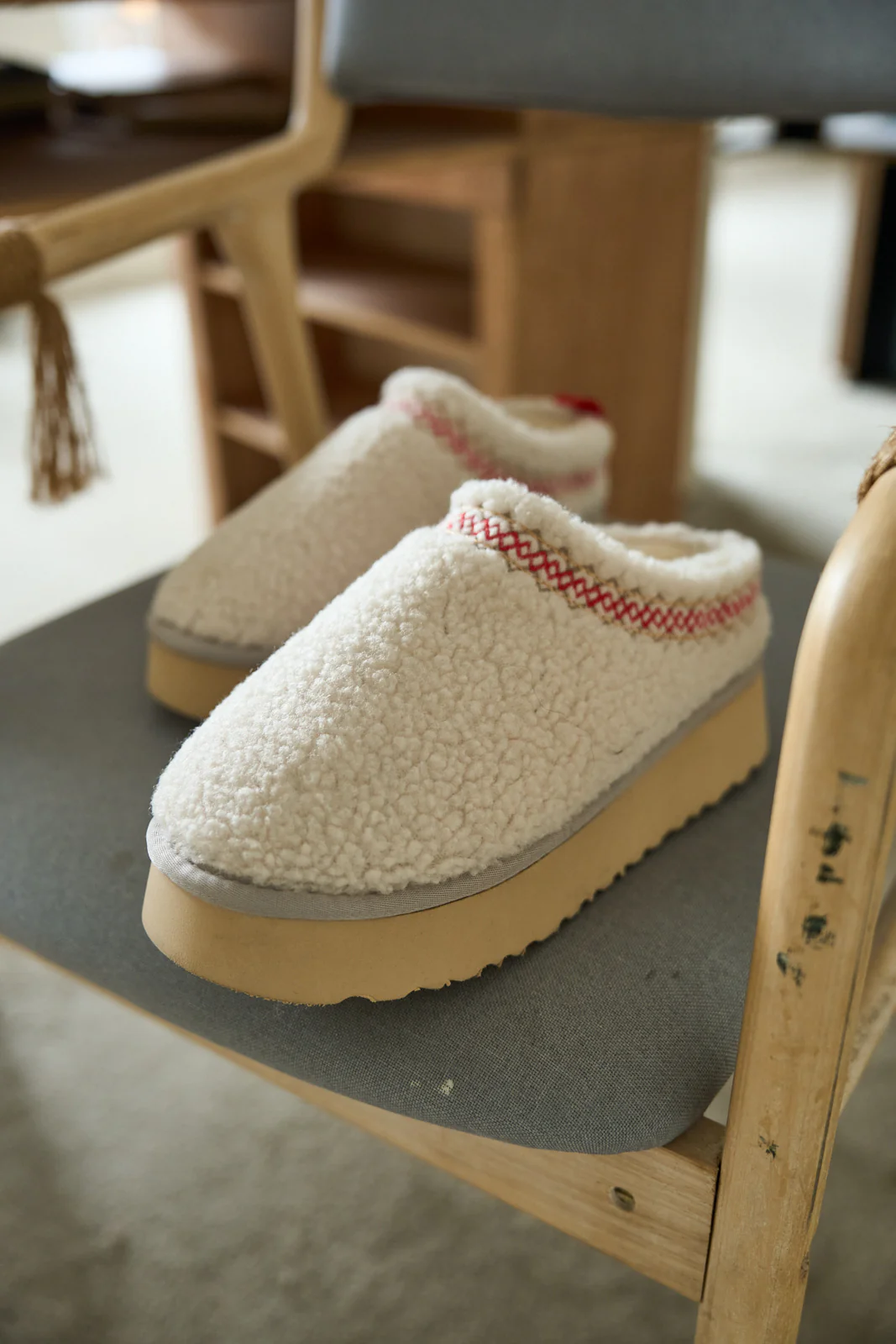 Smaibulun Ugg | Shepherd Tasman Platform Bootie - White - Image 8