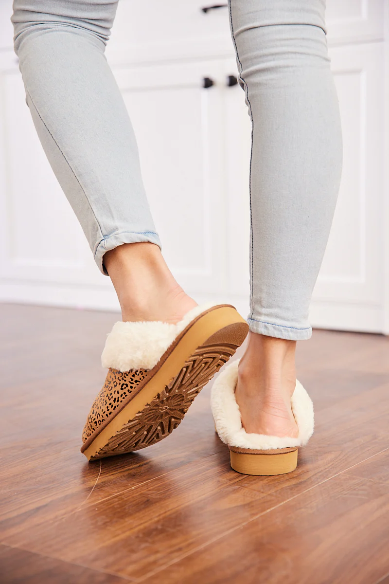 SMAIBULUN Ugg | Stefanie Leopard Faux Fur Slipper - Image 6