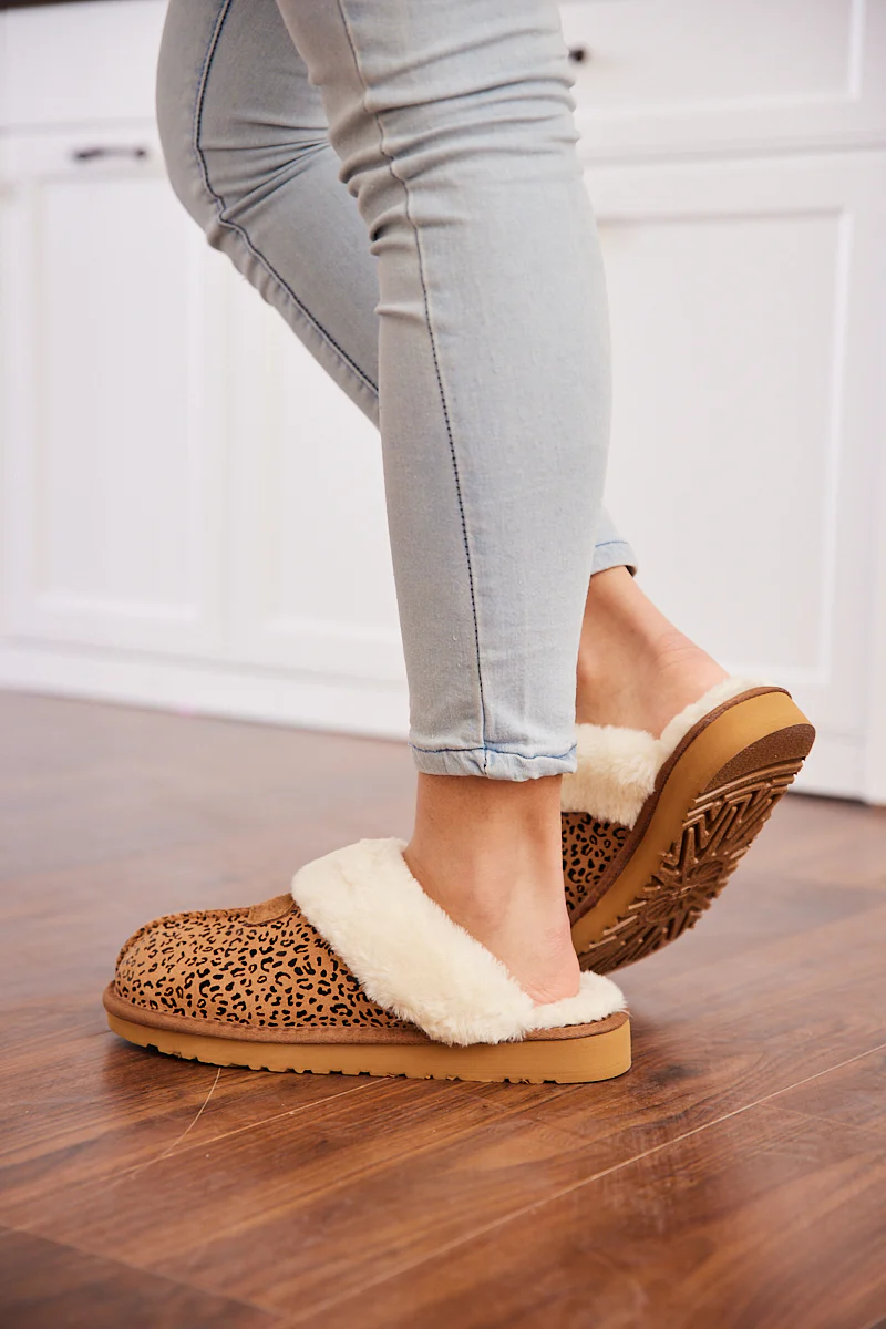 SMAIBULUN Ugg | Stefanie Leopard Faux Fur Slipper - Image 7