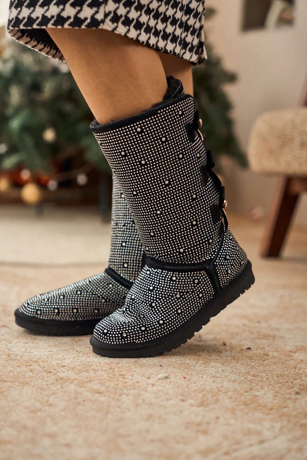 SMAIBULUN Ugg | Swifties Diamond Stage Ribbon Bows Suede Boots - black - Image 5