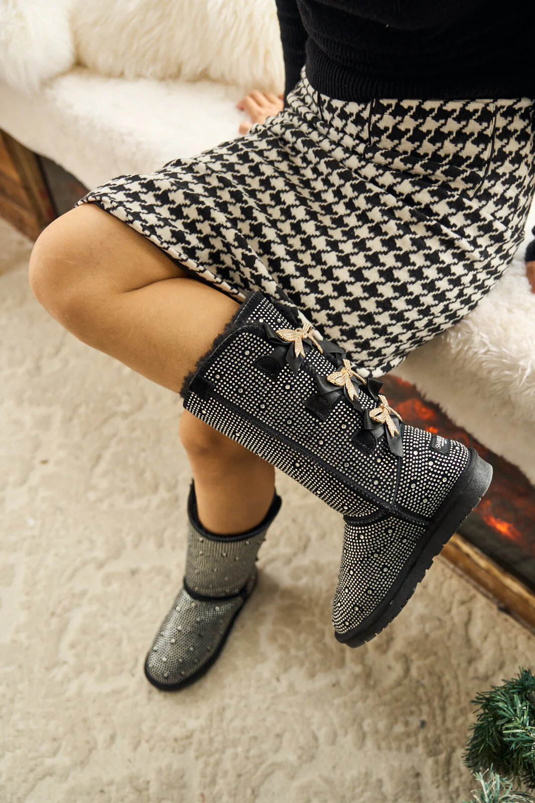 SMAIBULUN Ugg | Swifties Diamond Stage Ribbon Bows Suede Boots - black - Image 6