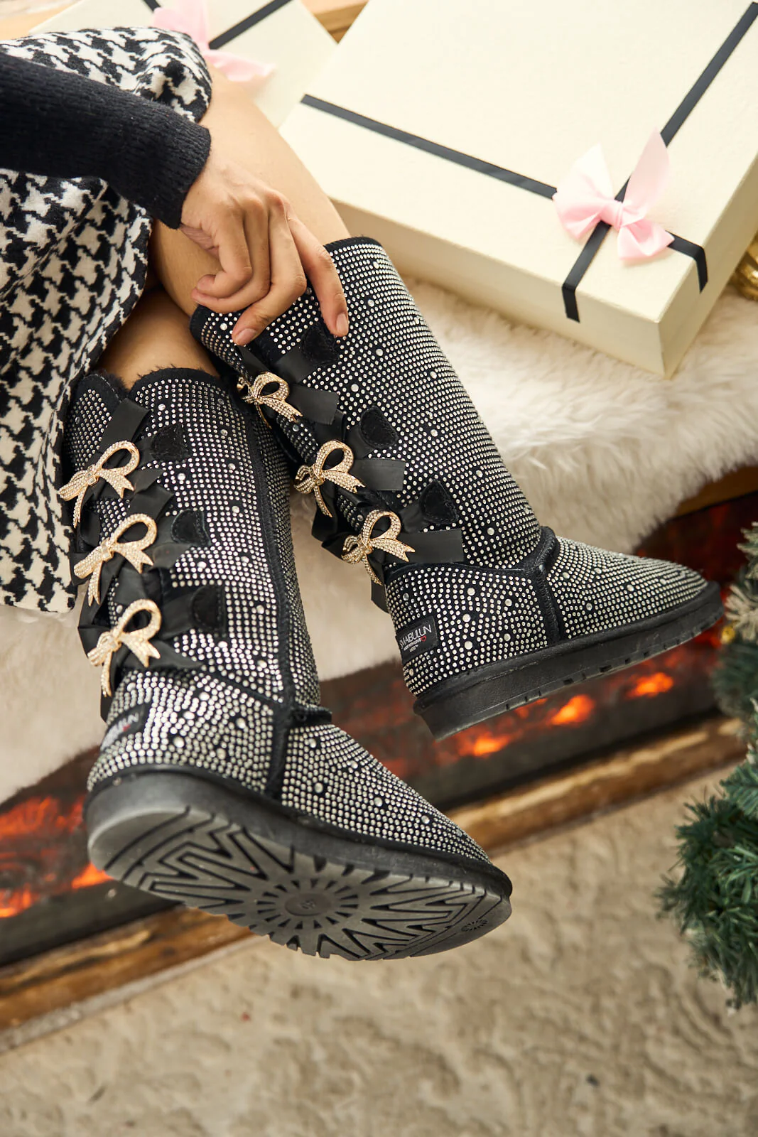 SMAIBULUN Ugg | Swifties Diamond Stage Ribbon Bows Suede Boots - black - Image 7