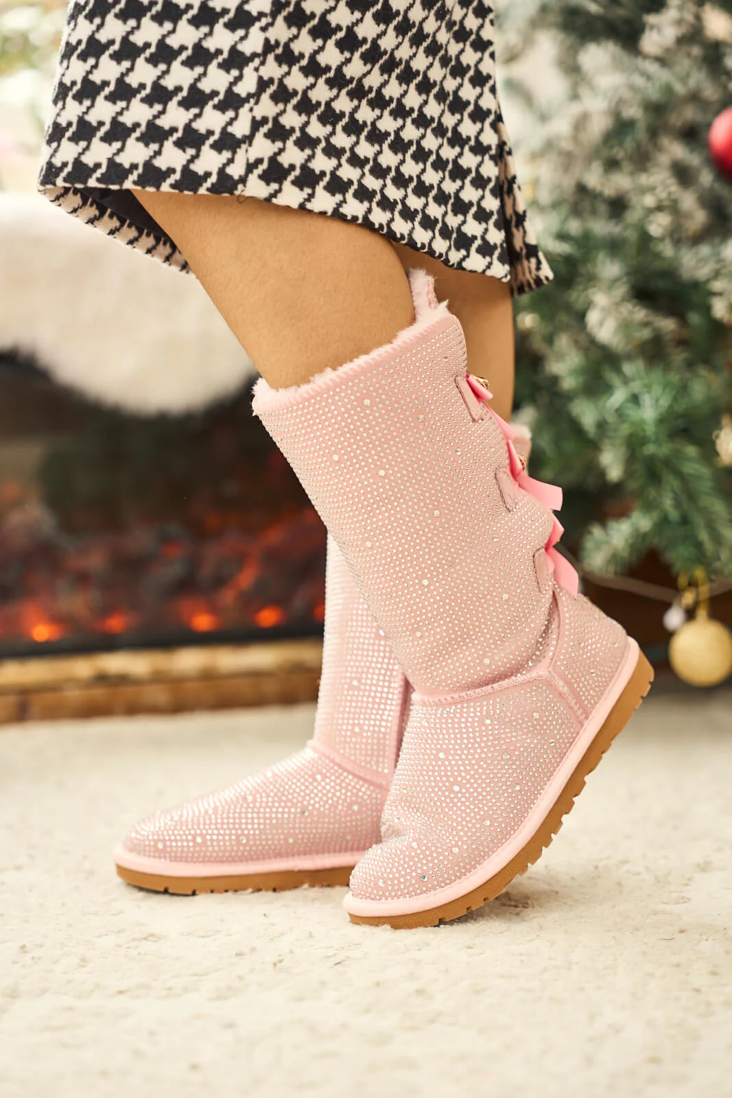 SMAIBULUN Ugg | Swifties Diamond Stage Ribbon Bows Suede Boots - pink - Image 4