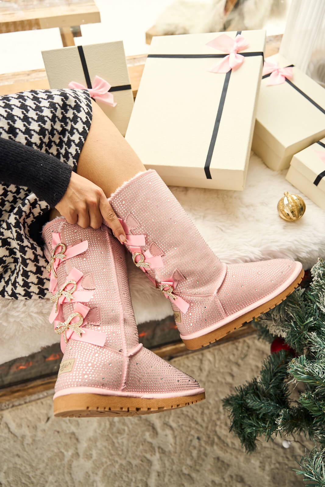 SMAIBULUN Ugg | Swifties Diamond Stage Ribbon Bows Suede Boots - pink - Image 7
