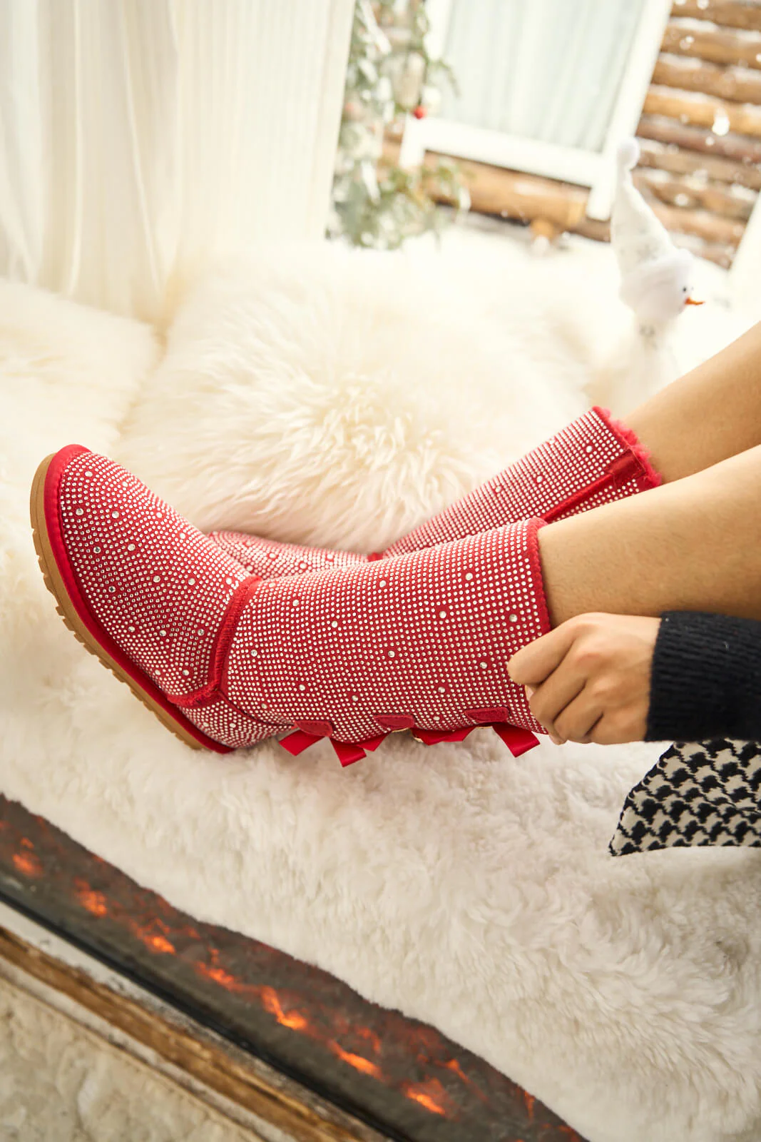 SMAIBULUN Ugg | Swifties Diamond Stage Ribbon Bows Suede Boots - red - Image 3