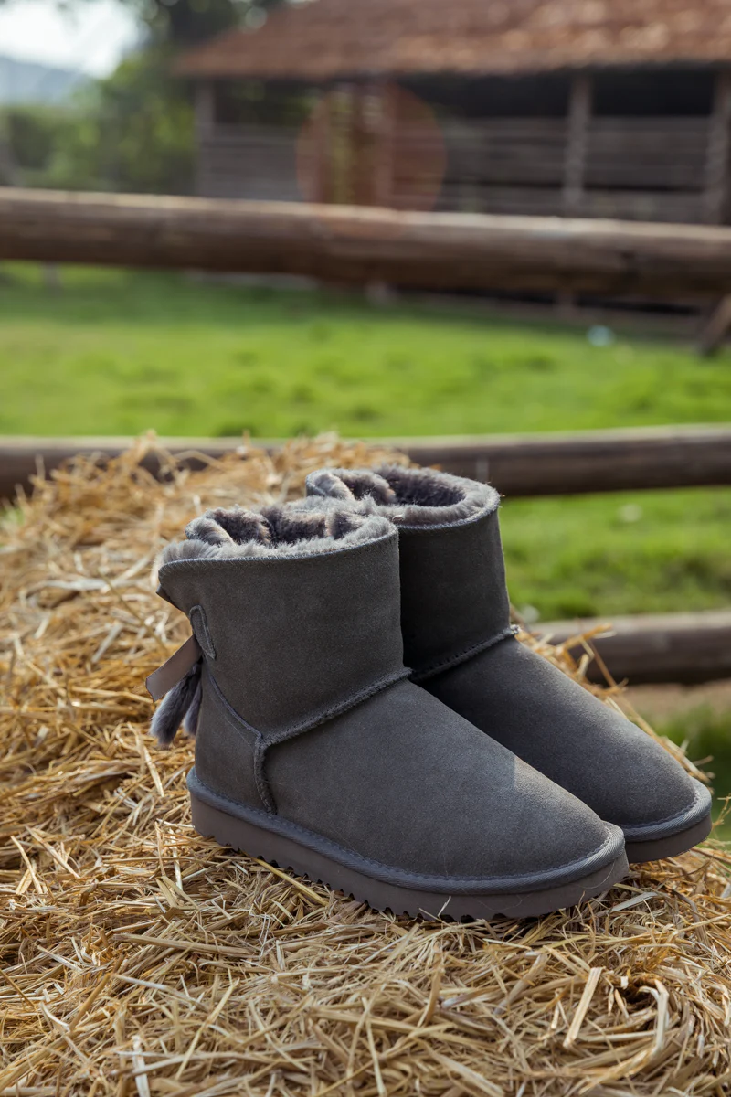 SMAIBULUN Ugg | TAIL BOW BACK SUEDE BOOT - GREY - Image 3
