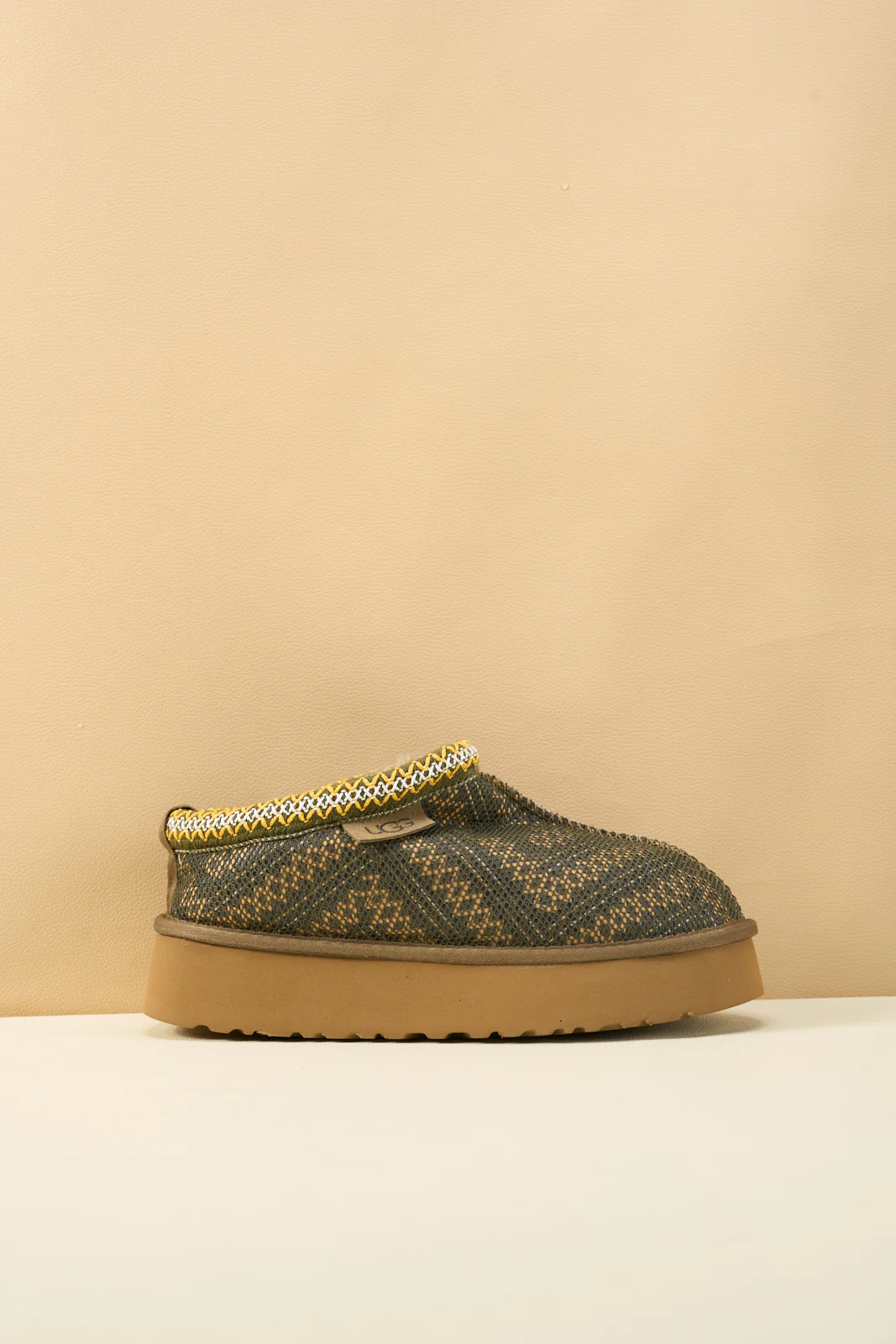 Smaibulun Ugg | Tasman in Labyrinth Platform Bootie - Olive - Image 11