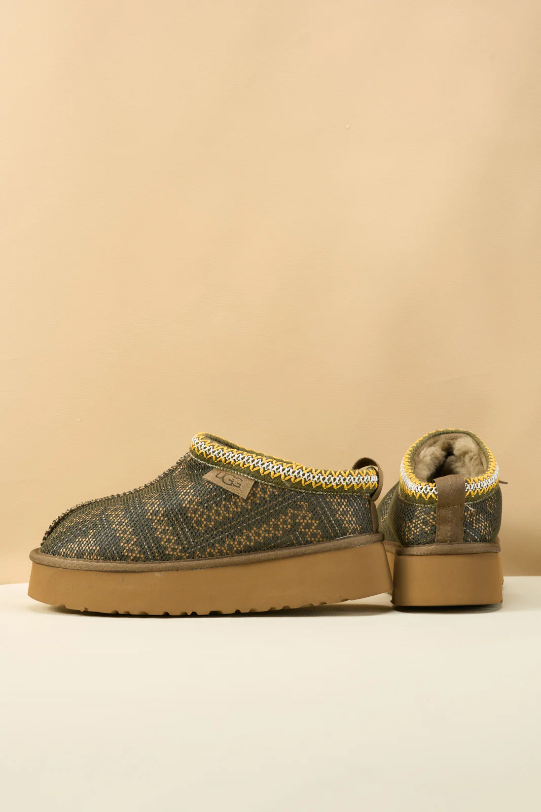 Smaibulun Ugg | Tasman in Labyrinth Platform Bootie - Olive - Image 12