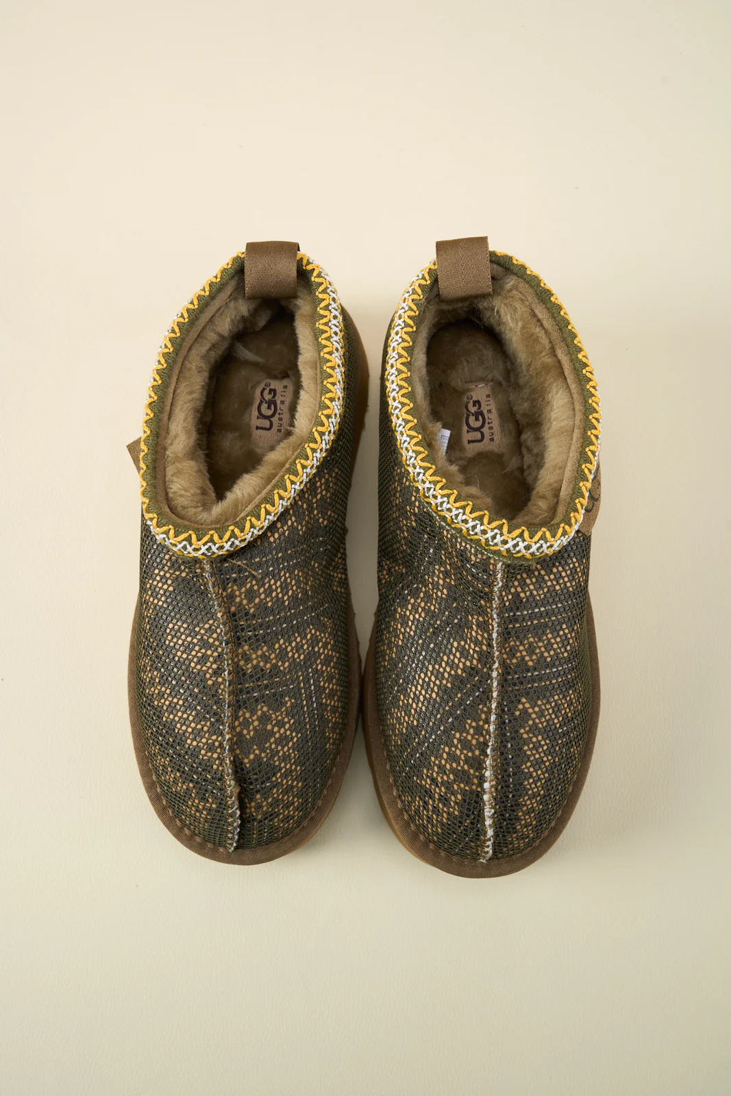 Smaibulun Ugg | Tasman in Labyrinth Platform Bootie - Olive - Image 13