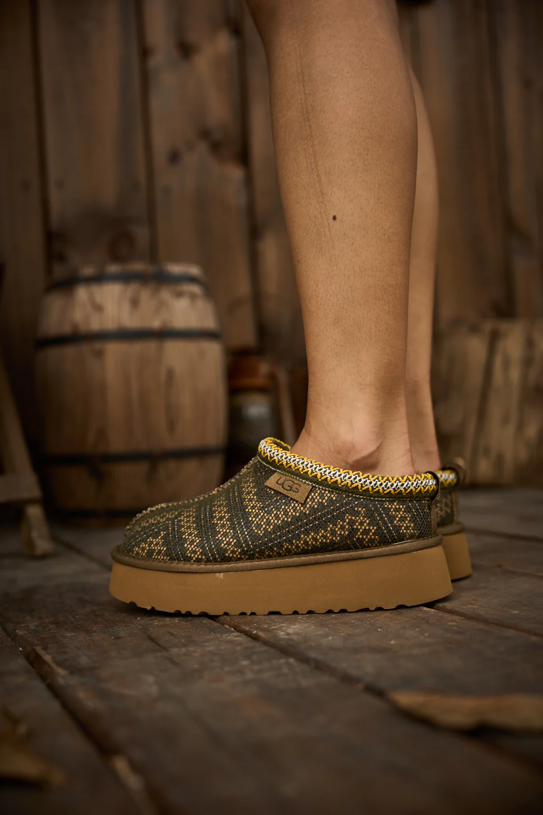 Smaibulun Ugg | Tasman in Labyrinth Platform Bootie - Olive - Image 3