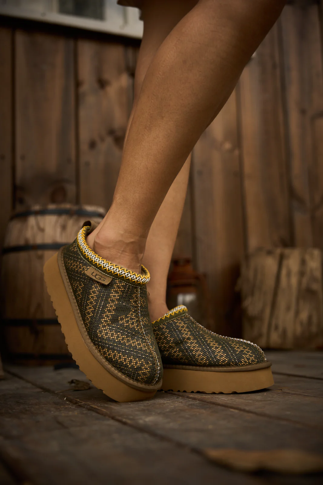 Smaibulun Ugg | Tasman in Labyrinth Platform Bootie - Olive - Image 4