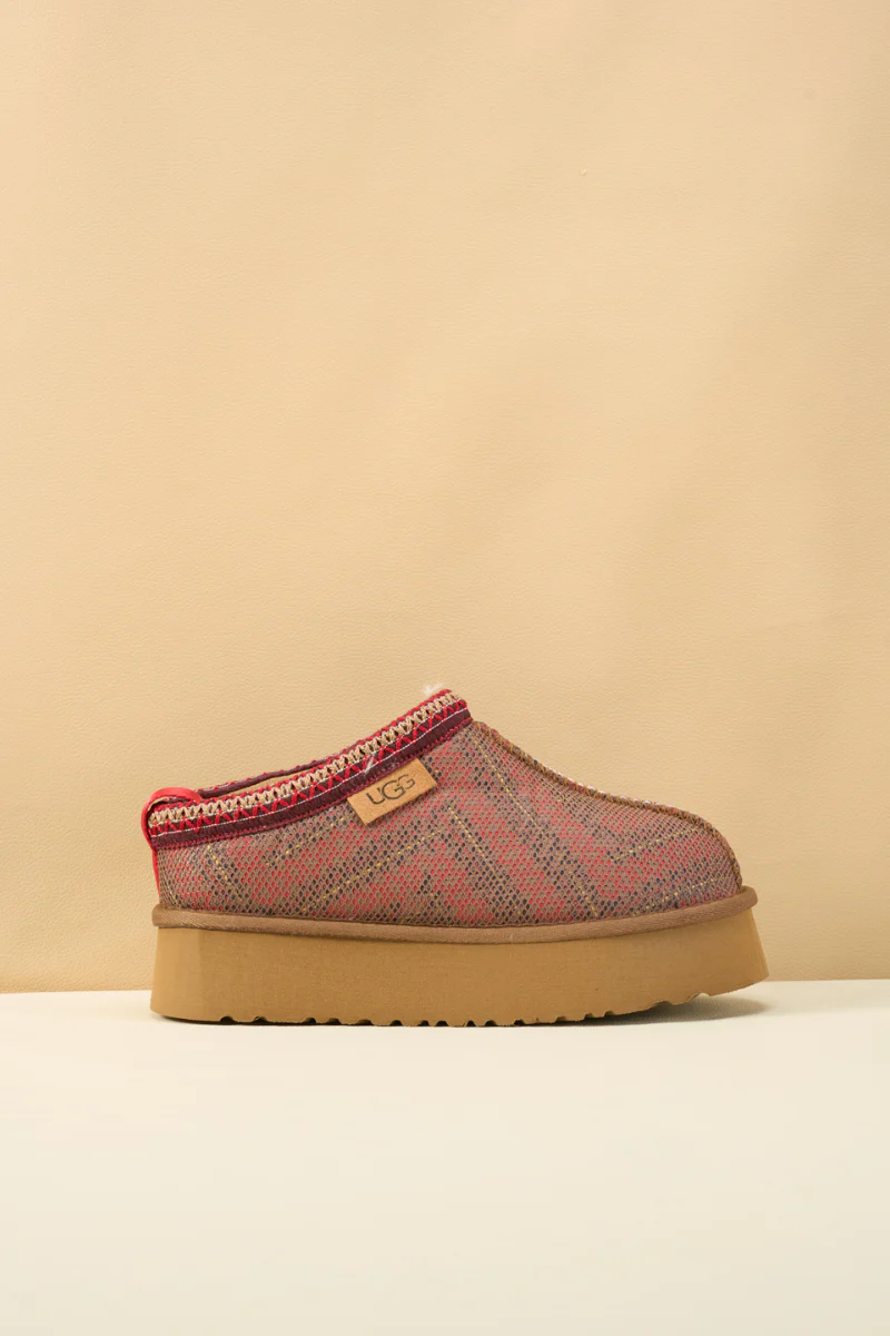 Smaibulun Ugg | Tasman in Labyrinth Platform Bootie - Red - Image 11