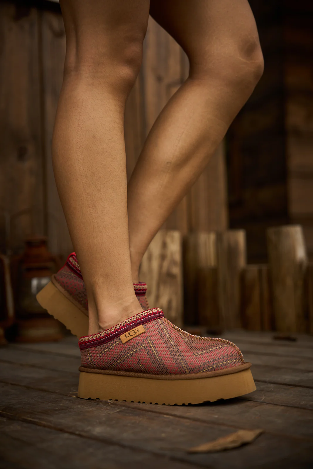 Smaibulun Ugg | Tasman in Labyrinth Platform Bootie - Red - Image 3
