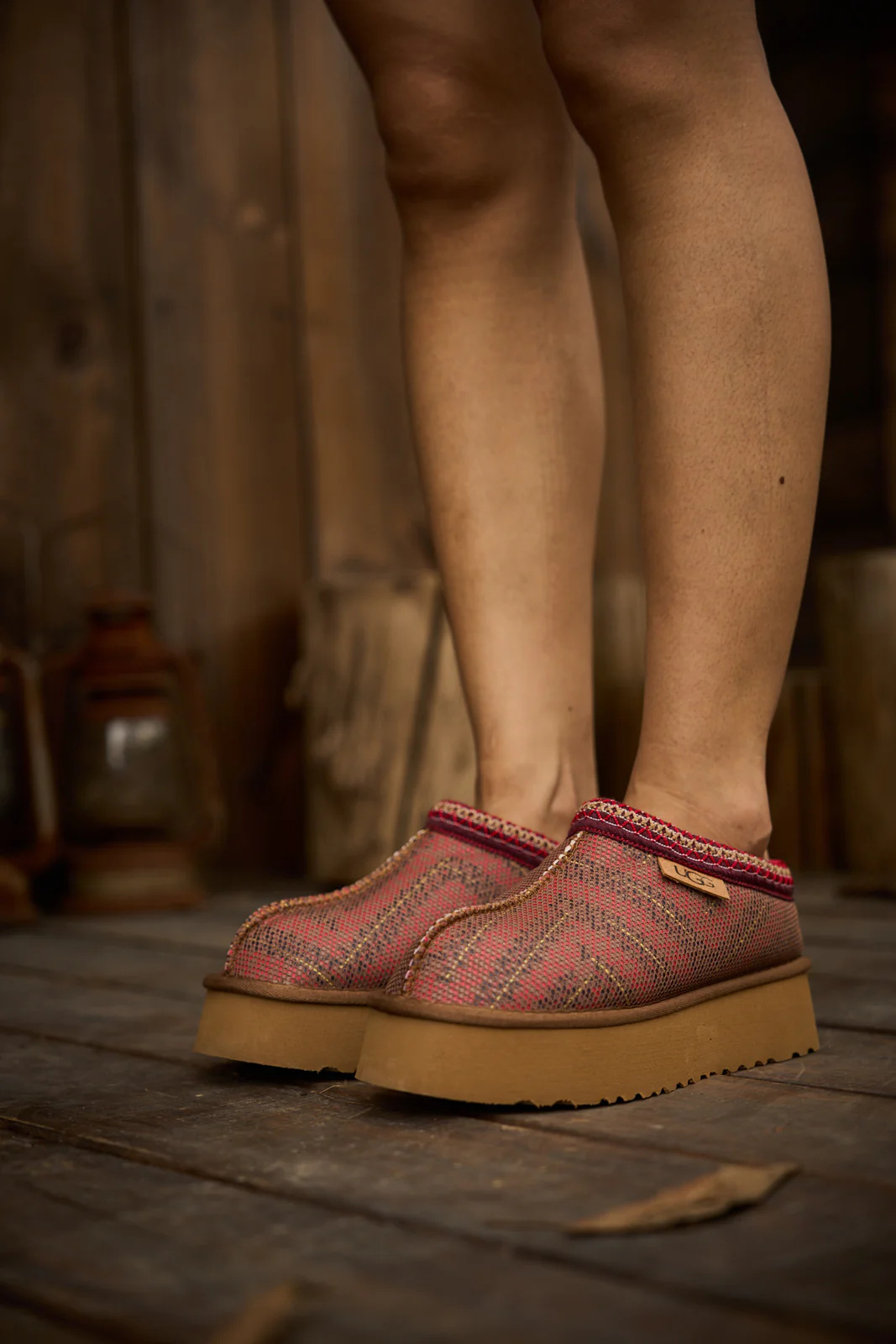 Smaibulun Ugg | Tasman in Labyrinth Platform Bootie - Red - Image 4