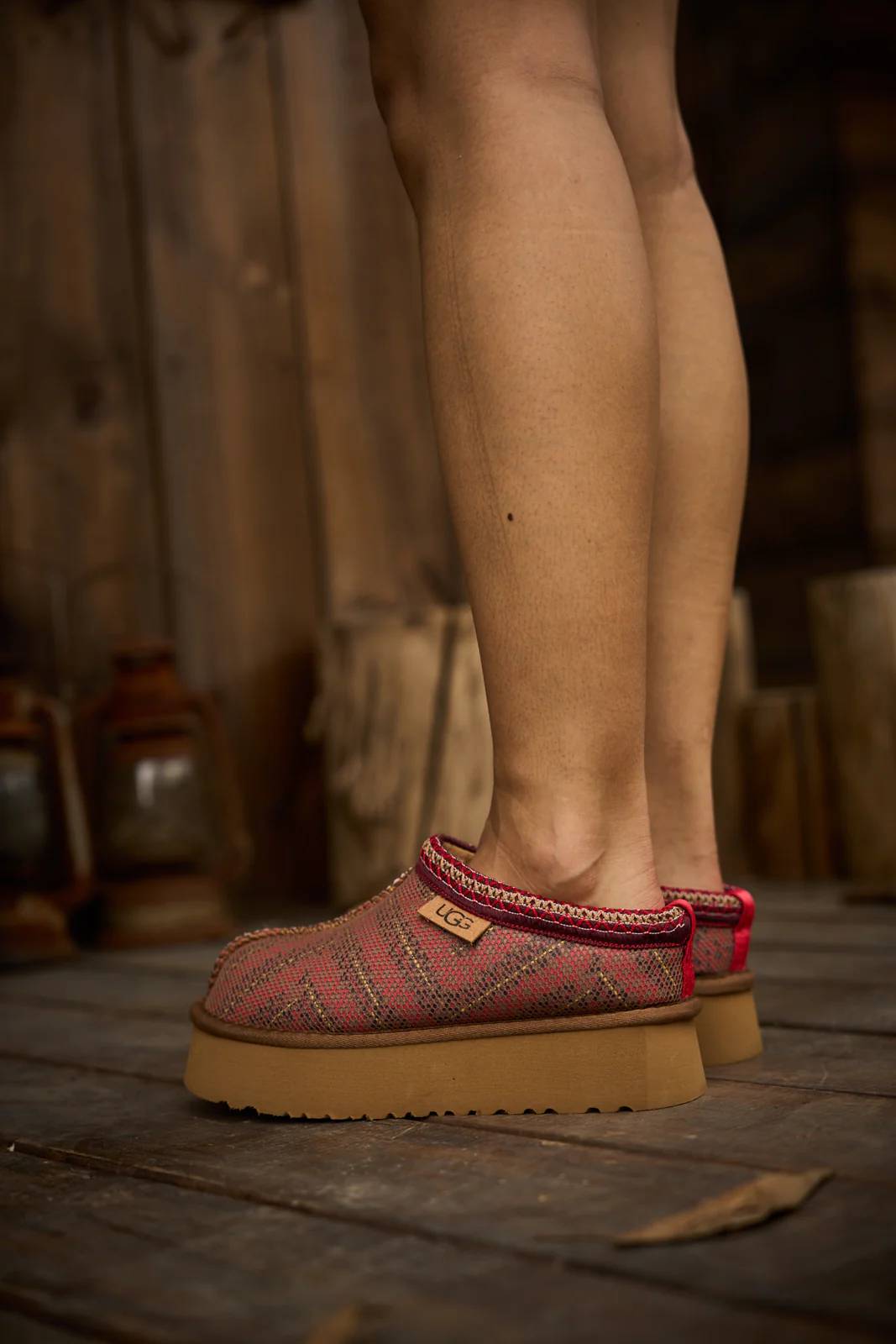 Smaibulun Ugg | Tasman in Labyrinth Platform Bootie - Red - Image 5