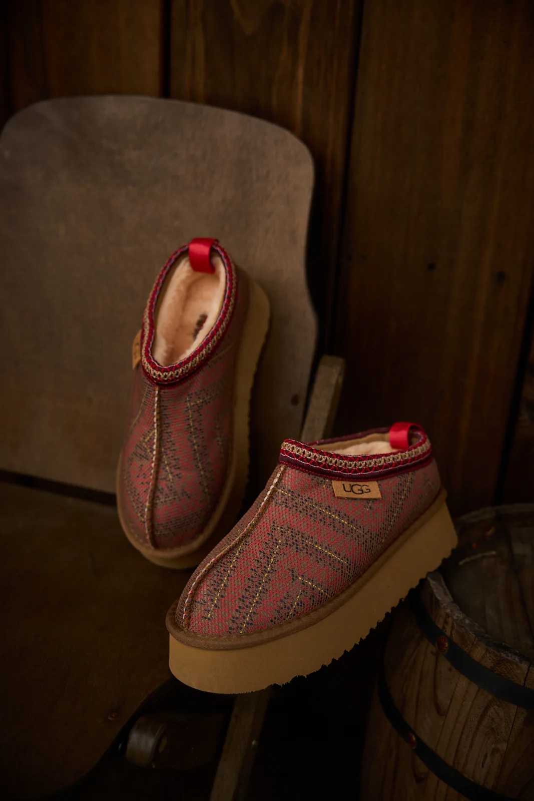 Smaibulun Ugg | Tasman in Labyrinth Platform Bootie - Red - Image 8
