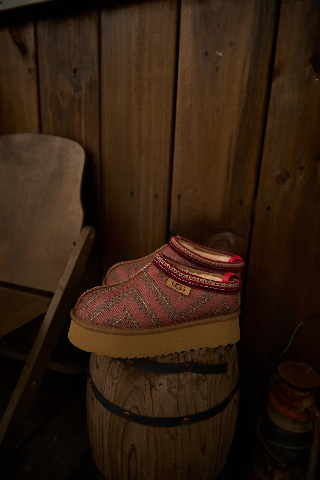 Smaibulun Ugg | Tasman in Labyrinth Platform Bootie - Red - Image 9