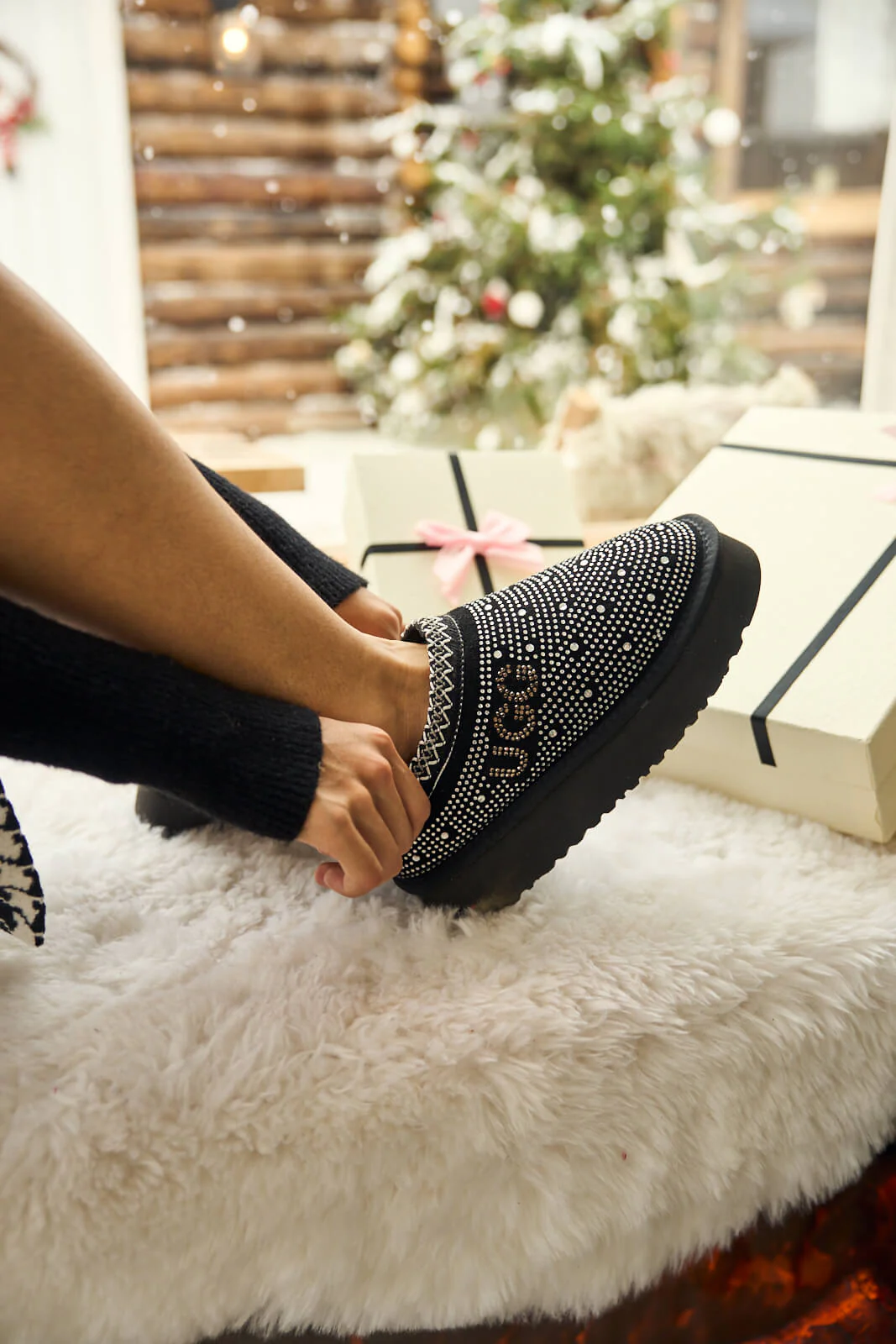 Smaibulun Ugg | Tassie Swifty Diamond Platform Boot - black - Image 2