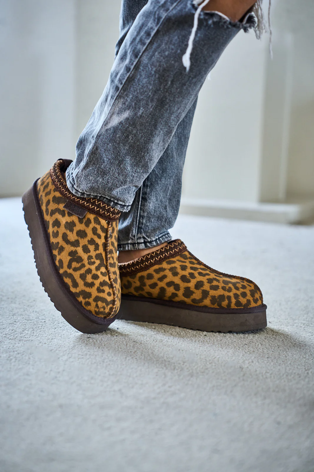 Smaibulun Ugg | Tassie X Tasman Platform Slipper Boot - cheetah - Image 2