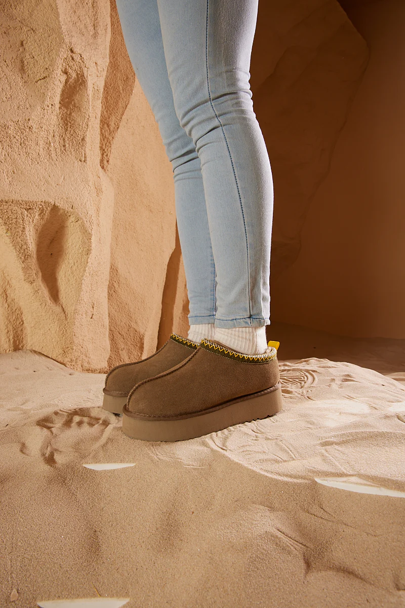 Smaibulun Ugg | Tassie X Tasman Platform Slipper Boot - Olive - Image 5
