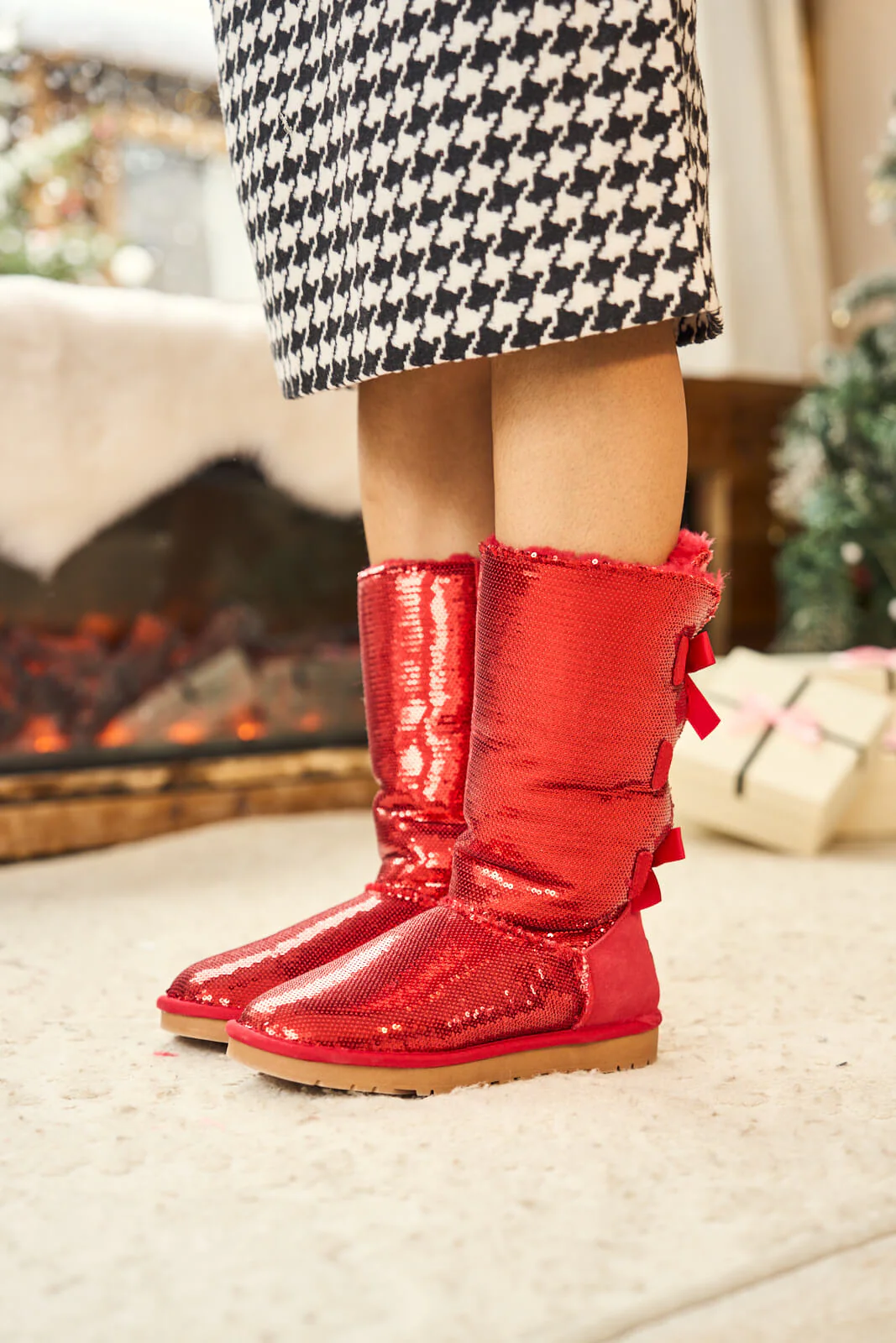 SMAIBULUN Ugg | Tay Swift Celebration Rhinestone Bailey Bow Sequin Boots - Red - Image 7