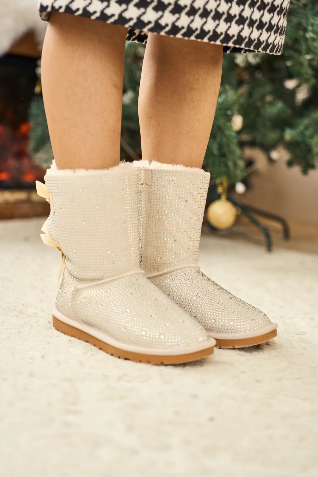 SMAIBULUN Ugg | Tay Tay Shine On Stage Diamond Bows Suede Boots - cream - Image 3