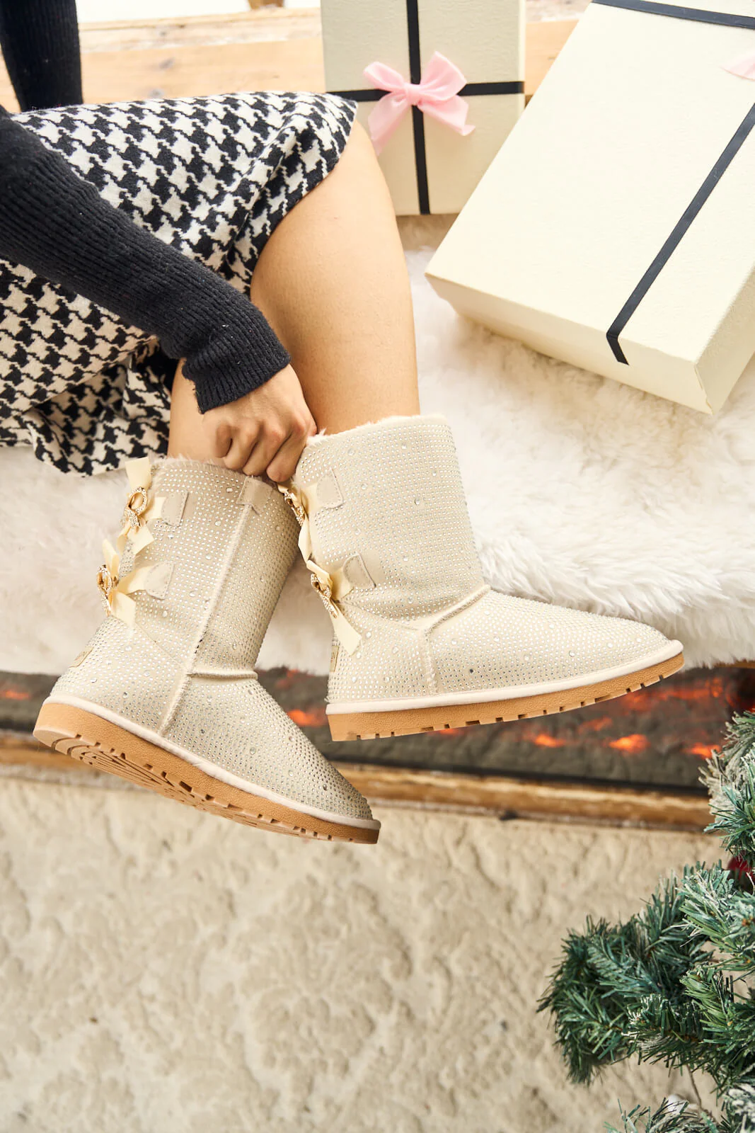 SMAIBULUN Ugg | Tay Tay Shine On Stage Diamond Bows Suede Boots - cream - Image 6