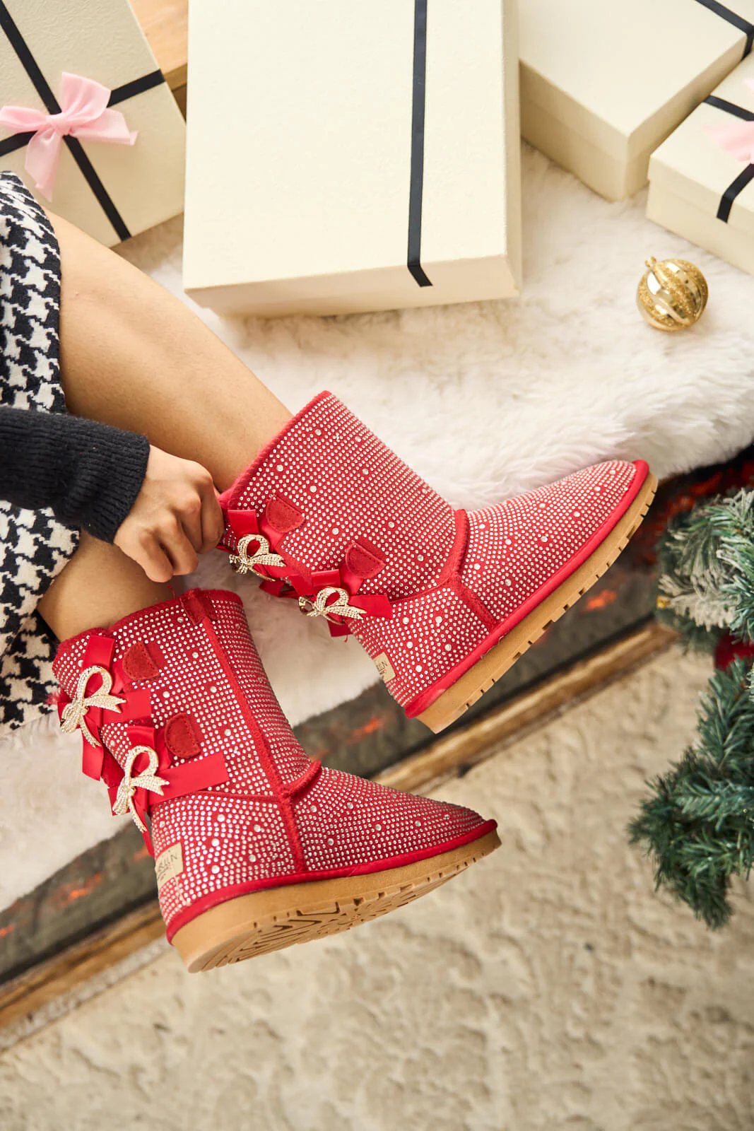 SMAIBULUN Ugg | Tay Tay Shine On Stage Diamond Bows Suede Boots - red - Image 2