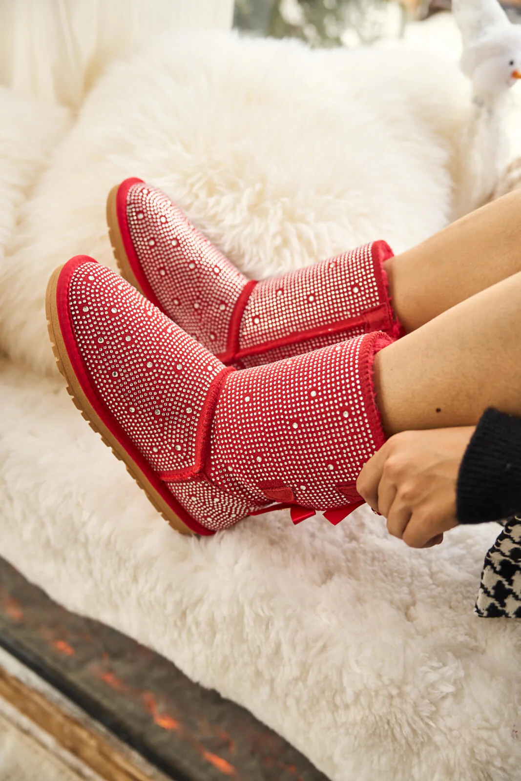 SMAIBULUN Ugg | Tay Tay Shine On Stage Diamond Bows Suede Boots - red - Image 3