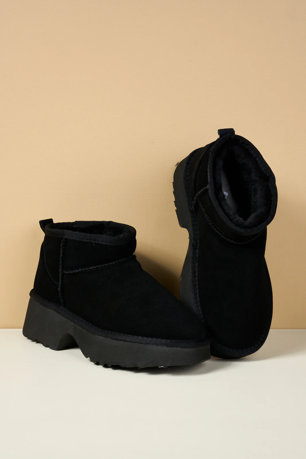 SMAIBULUN Ugg | Ultimate Platform Ankle Boots - black - Image 12