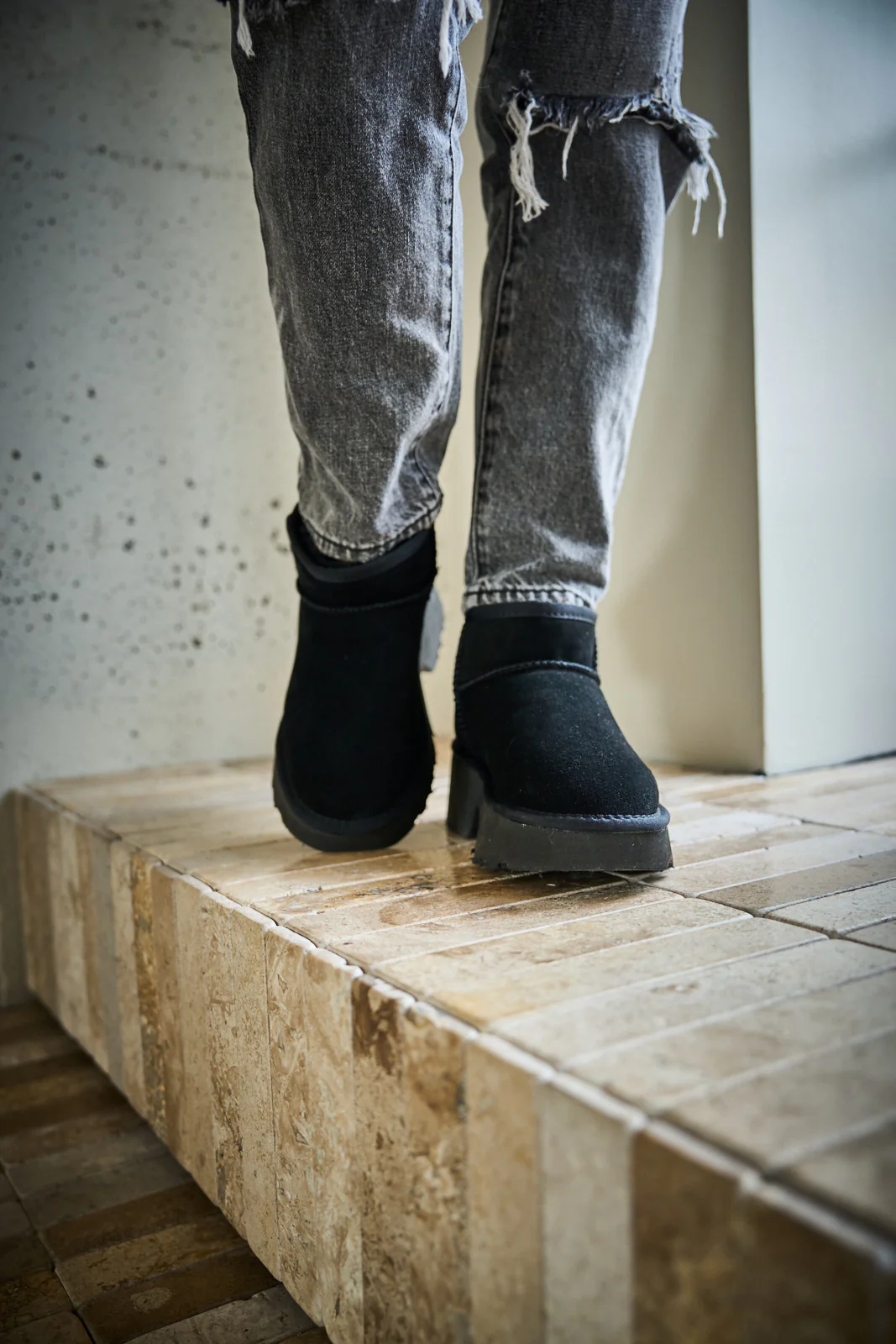 SMAIBULUN Ugg | Ultimate Platform Ankle Boots - black - Image 2