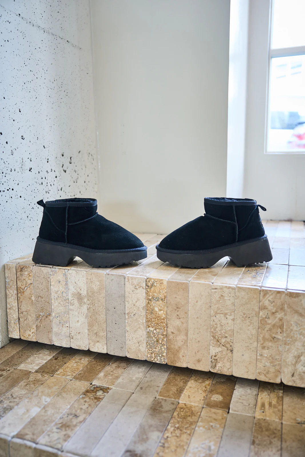 SMAIBULUN Ugg | Ultimate Platform Ankle Boots - black - Image 9