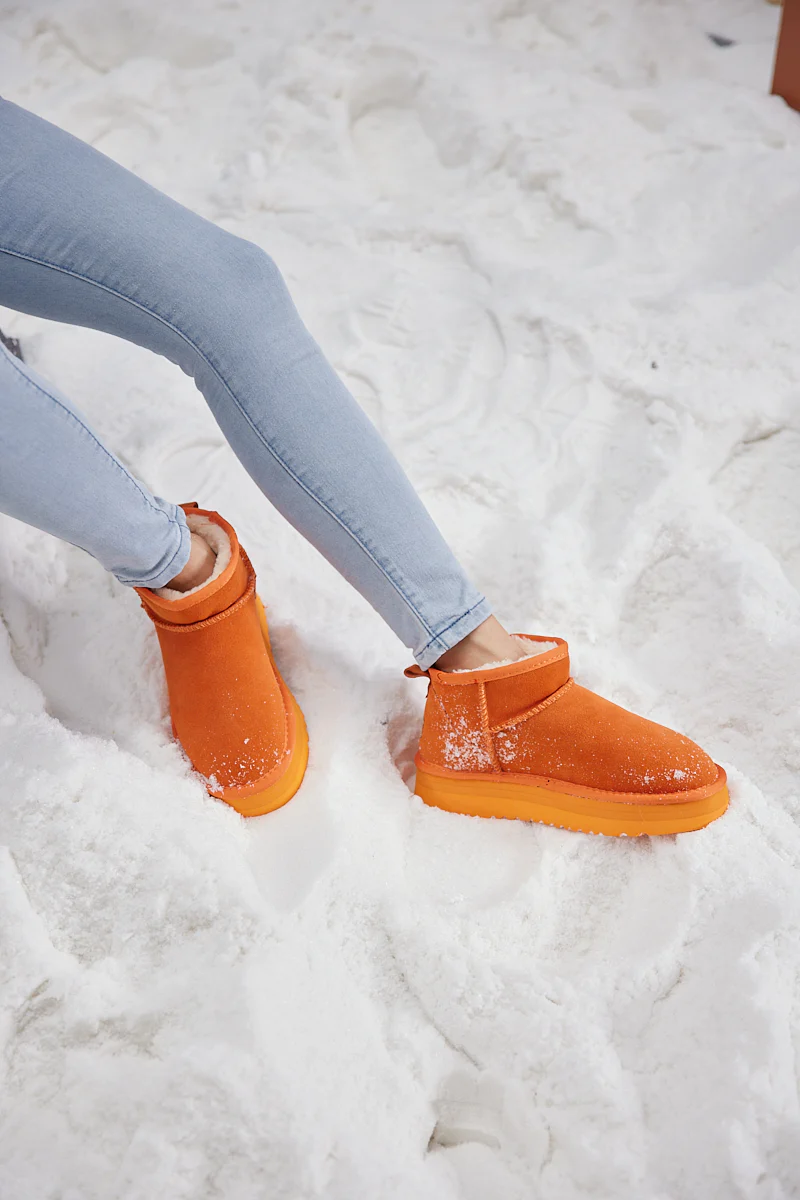 Smaibulun Ugg | Ultra Mini Platform Low Ankle Boot - Orange - Image 9