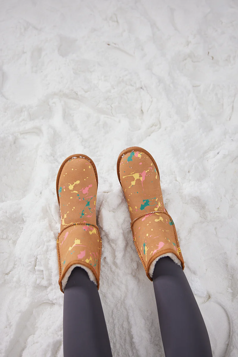 Smaibulun Ugg | Valerie Graffiti Patterned Shearling Boots - Chestnut - Image 10