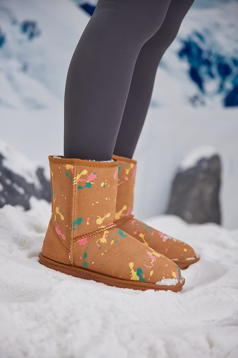 Smaibulun Ugg | Valerie Graffiti Patterned Shearling Boots - Chestnut - Image 5