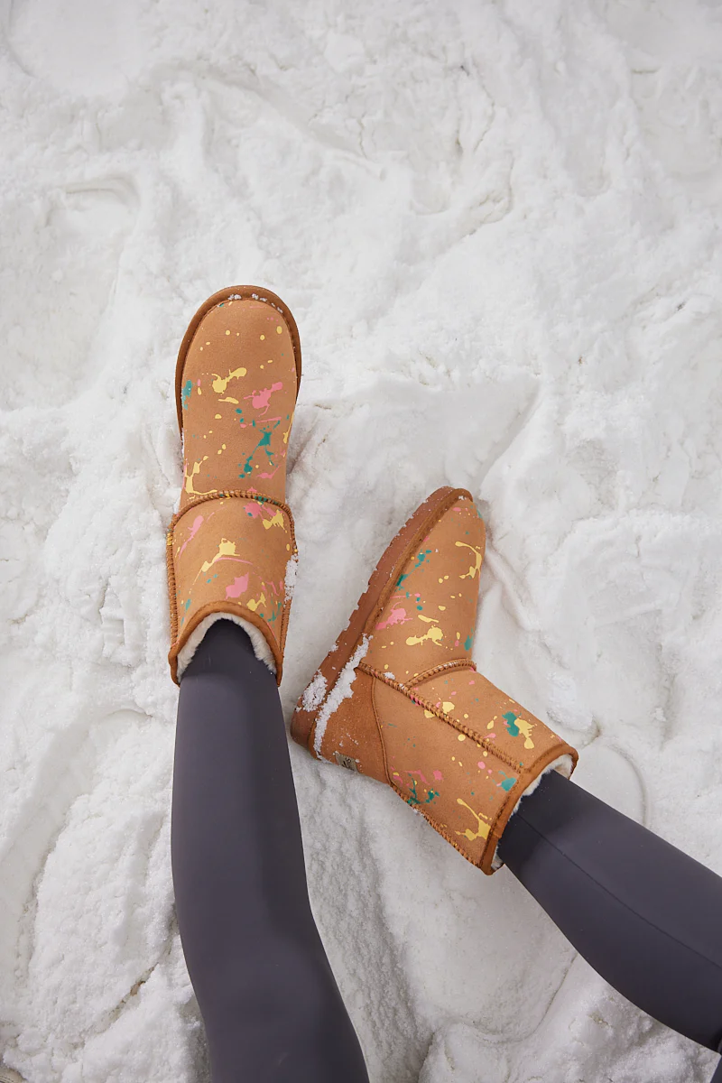 Smaibulun Ugg | Valerie Graffiti Patterned Shearling Boots - Chestnut - Image 8